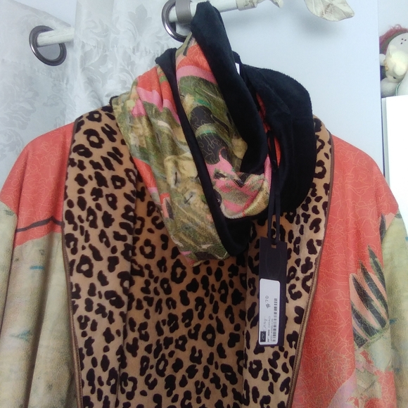 Volt Design Reversible infinity scarf LEOPARD 🐆 - Picture 7 of 7